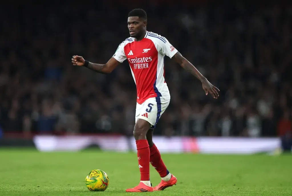 Partey em campo pelo Arsenal (Photo by Alex Pantling/Getty Images)