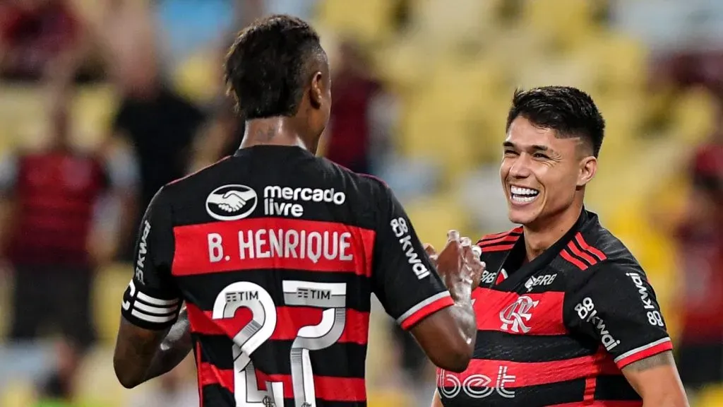 Atacante do Flamengo recebe oferta de R$ 2 milhões do Catar; Filipe Luís pode perder pilar. Foto: Thiago Ribeiro/AGIF
