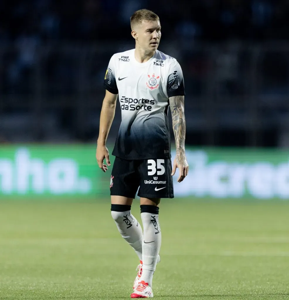 Charles, volante do Corinthians, foi alvo do Ceará nos últimos dias. Segundo o portal UOL, o jogador de 28 anos não quer deixar o clube paulista e quer ganhar mais oportunidades com o treinador Ramón Díaz nesta temporada. Até aqui, foram somente oito jogos disputados com a camisa do clube paulista. Foto por: Rodrigo Coca/Agência Corinthians