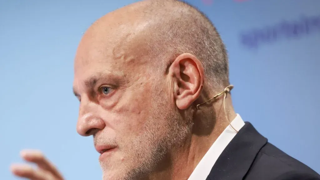 Javier Tebas discursando. Foto:Arnold Jerocki/Getty Images For Sportel