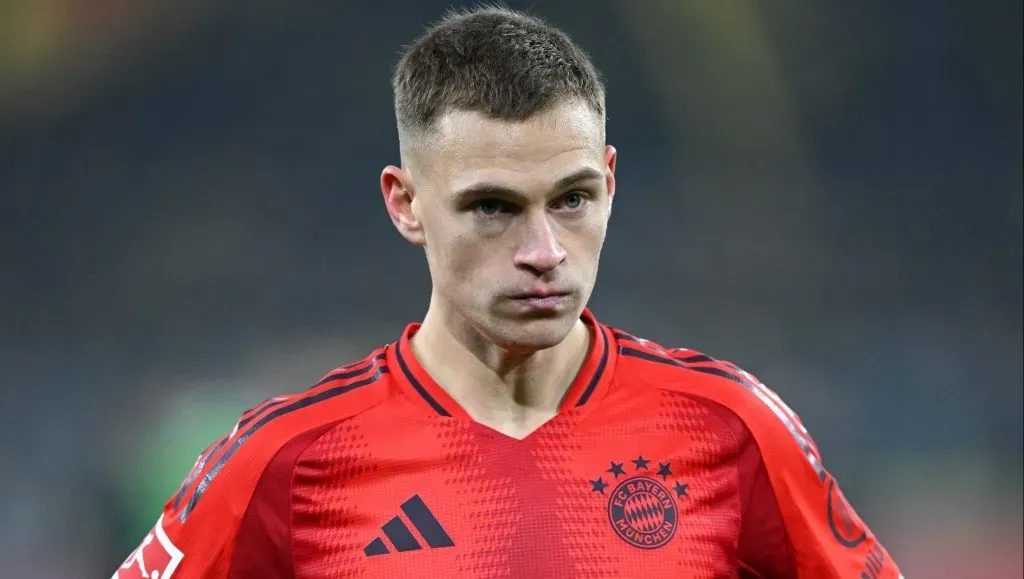 Kimmich, de camisa vermelha, do Bayern de Munique e alvo do Real Madrid. (Photo by Stuart Franklin/Getty Images)