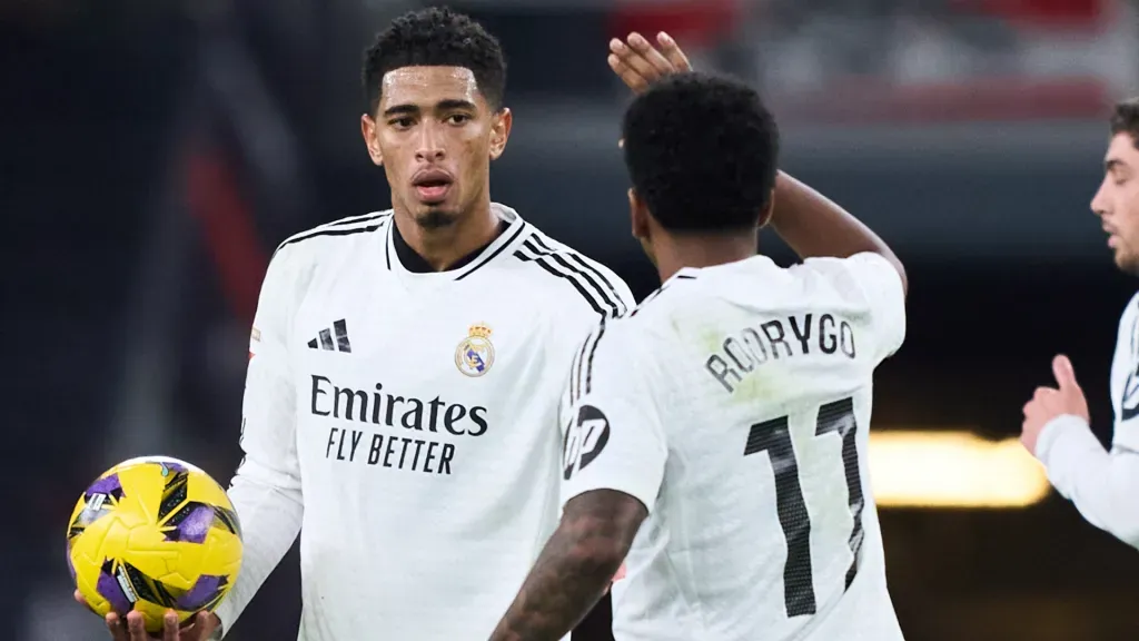 Bellingham ao lado de Rodrygo. Foto: Juan Manuel Serrano Arce/Getty Images