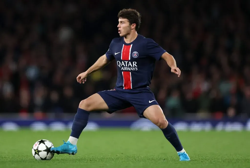 João Neves no duelo diante do Arsenal (Photo by Julian Finney/Getty Images)