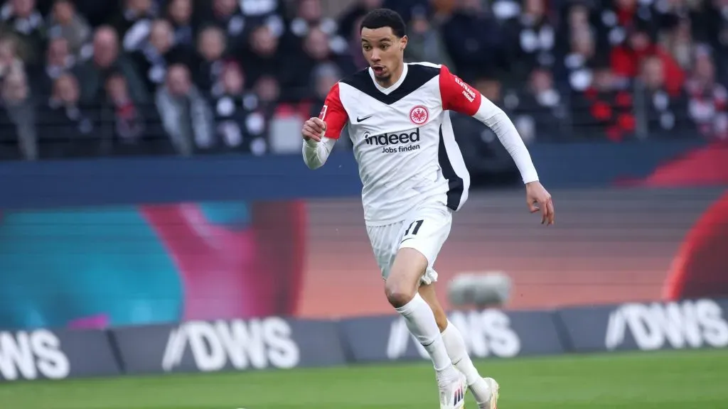 Hugo Ekitike em jogo do Eintracht Frankfurt. Foto: Alex Grimm/Getty Images