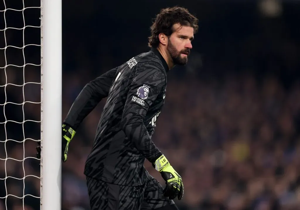 Alisson se preparando para atuar