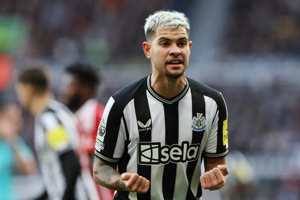 Bruno Guimarães pode deixar o Newcastle (Photo by Ian MacNicol/Getty Images)
