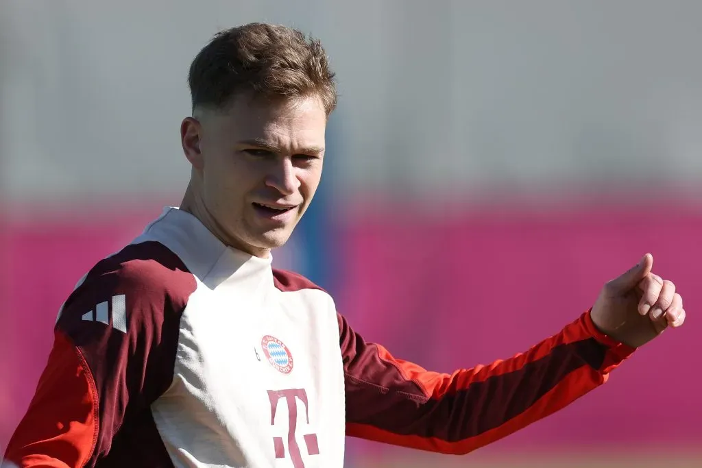 Kimmich ficará no Bayern (Photo by Alexander Hassenstein/Getty Images)