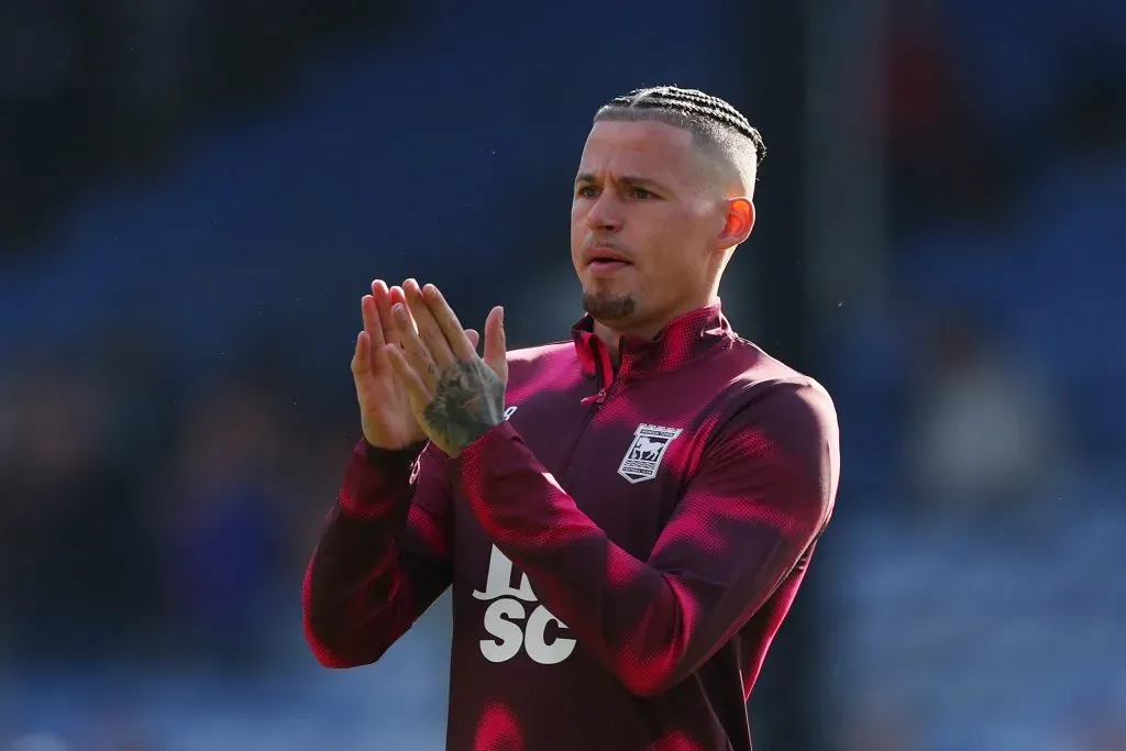 Phillips está emprestado ao Ipswich (Photo by Julian Finney/Getty Images)