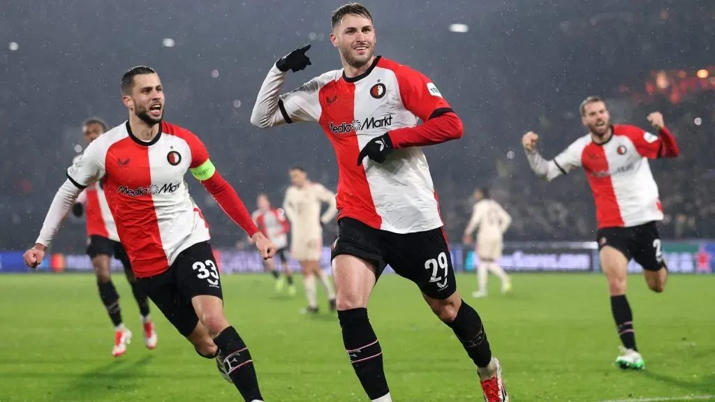 David Hancko comemorando gol pelo Feyenoord. Foto: Dean Mouhtaropoulos/Getty Images