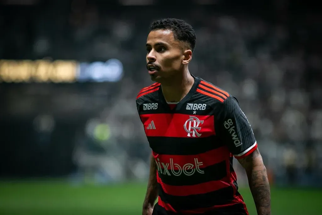 Flamengo topa negociar Allan. Foto: Fernando Moreno/AGIF