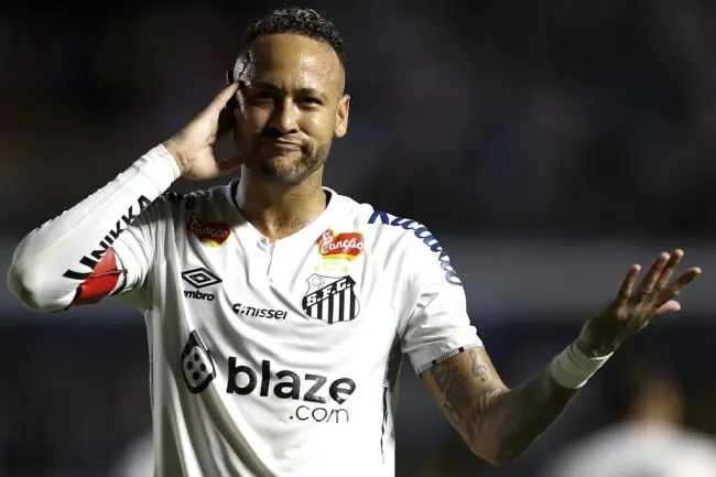 Neymar pelo Santos. Foto: Miguel Schincariol/Getty Images