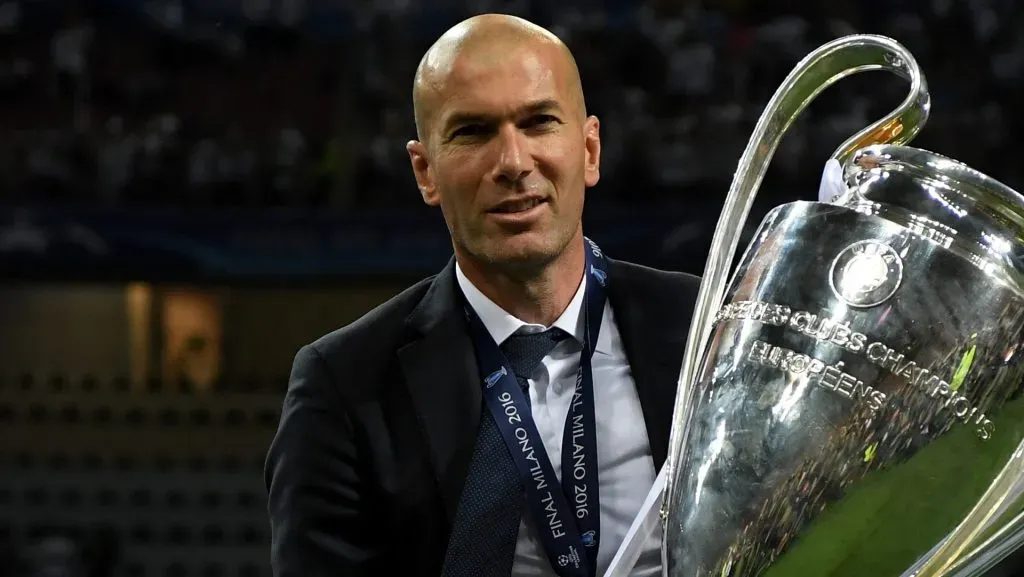 Zidane nos tempos de Real Madrid (Photo by Matthias Hangst/Getty Images)