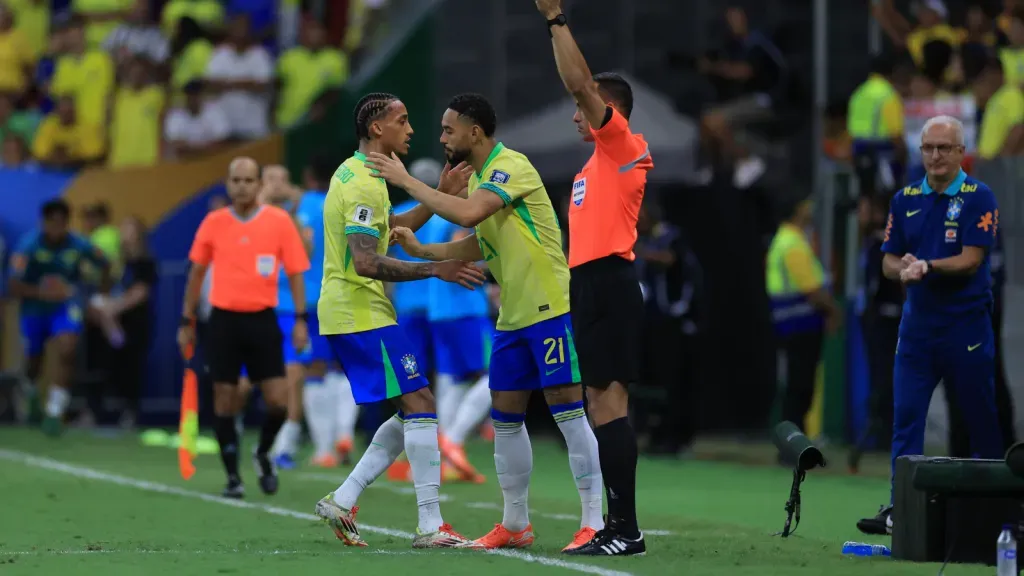 Matheus Cunha entrando em campo pela Seleção Brasileira (Photo by Buda Mendes/Getty Images)