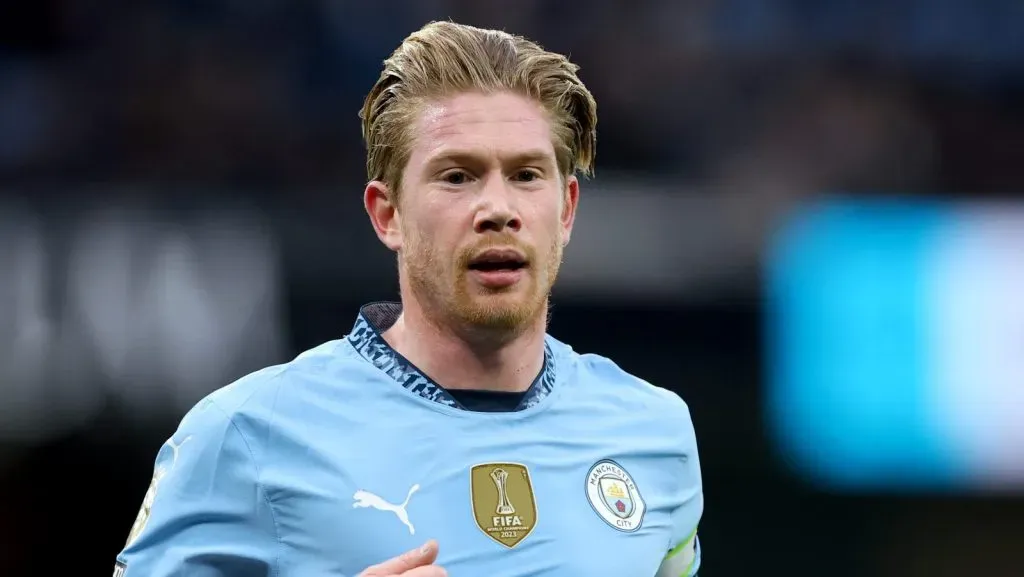 Kevin De Bruyne, do Manchester City, durante a partida da Premier League entre Manchester City FC e West Ham United FC no Etihad Stadium, em 4 de janeiro de 2025, em Manchester, Inglaterra. (Foto de Carl Recine/Getty Images)