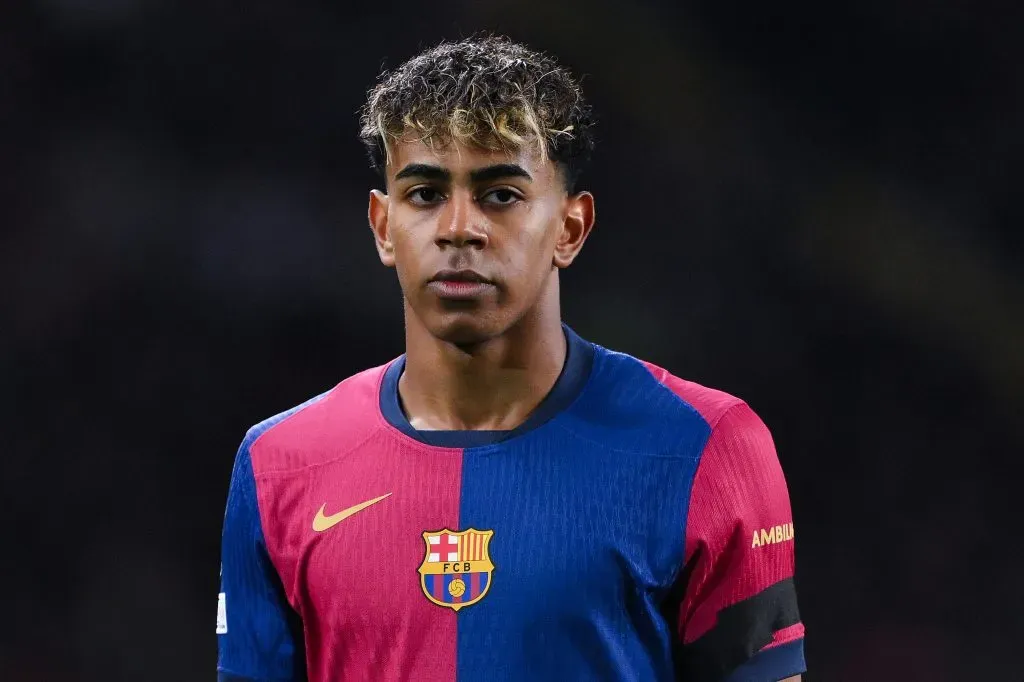 Lamine Yamal em campo