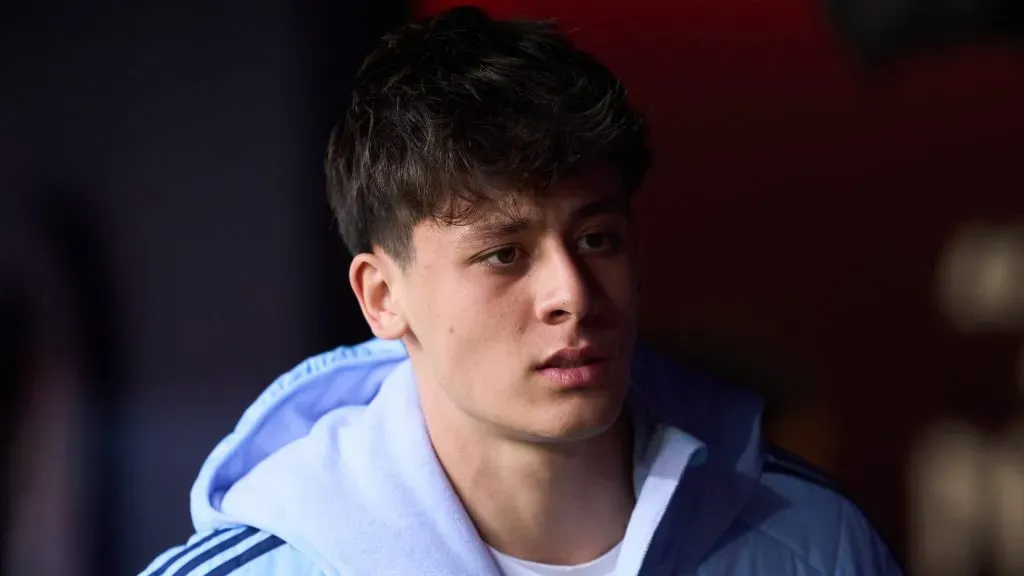 Arda Güler no banco do Real Madrid. Foto: Juan Manuel Serrano Arce/Getty Images