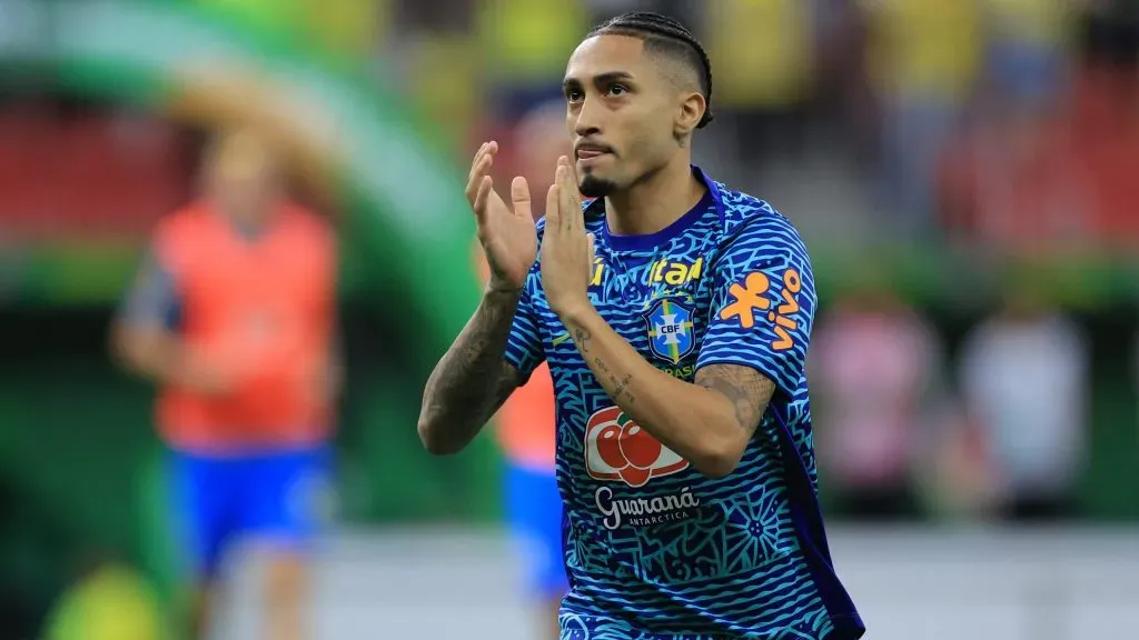 Raphinha no aquecimento. Foto: Buda Mendes/Getty Images