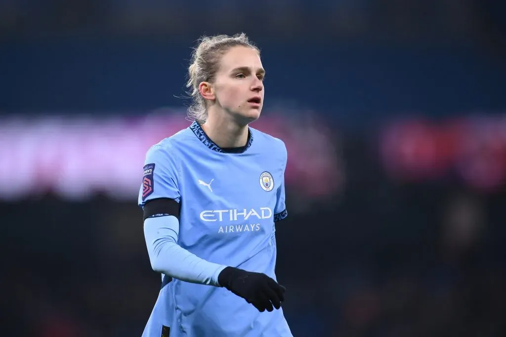 MANCHESTER, ENGLAND – JANUARY 19: Vivianne Miedema of Manchester City looks on during the Barclays Women’s Super League match between Manchester City and Manchester United at Etihad Stadium on January 19, 2025 in Manchester, England. (Photo by Ben Roberts Photo/Getty Images)