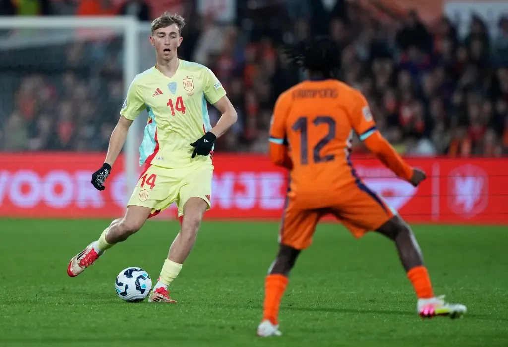 Huijsen na recente partida diante da Holanda (Photo by Alex Bierens de Haan/Getty Images)
