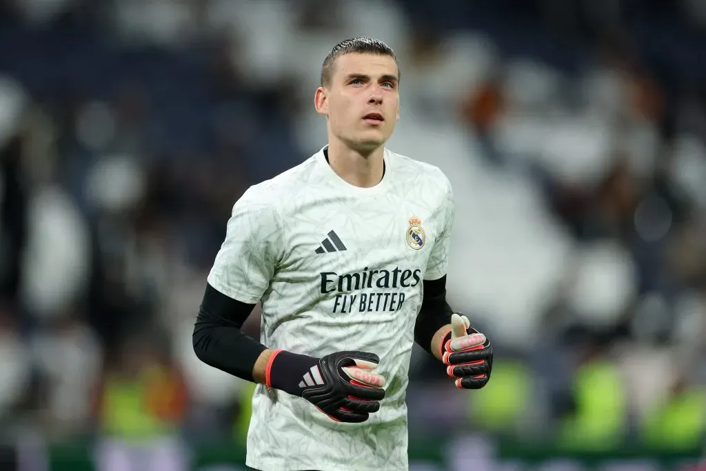 Andriy Lunin no aquecimento pelo Real Madrid (Photo by Florencia Tan Jun/Getty Images)