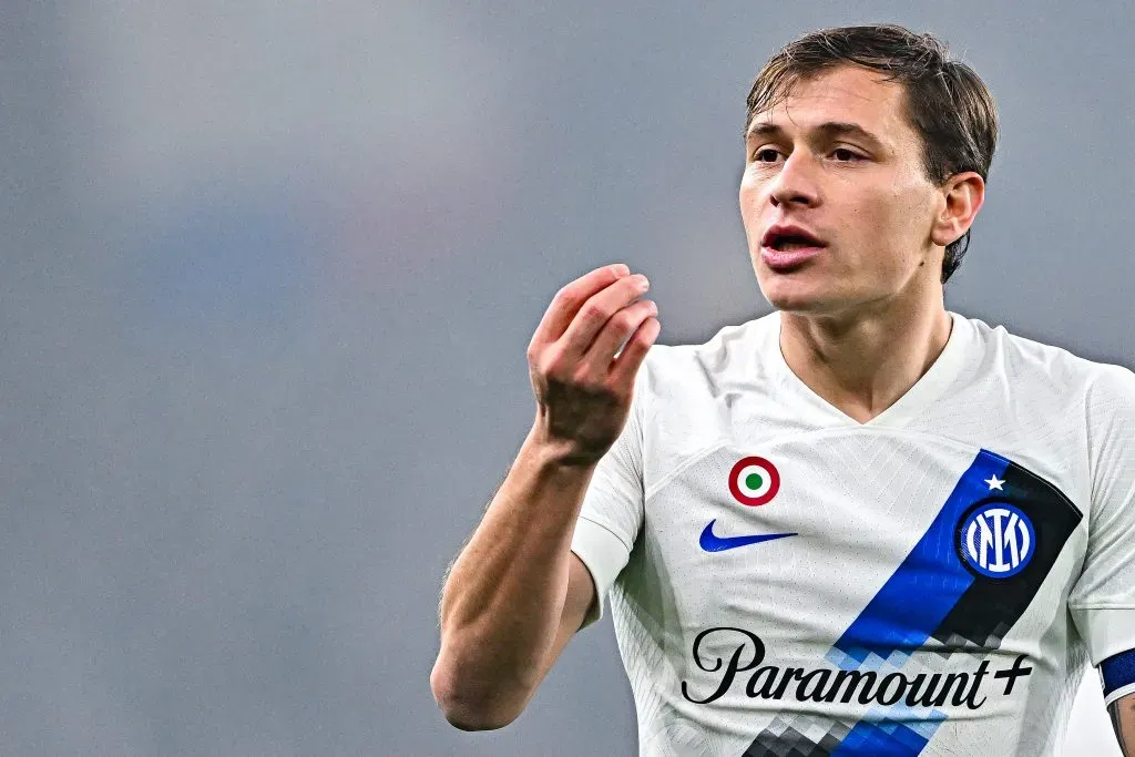 Nicolò Barella com a camisa branca da Inter (Photo by Simone Arveda/Getty Images)