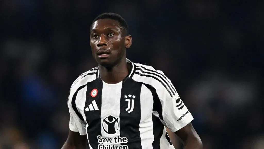 Randal Kolo Muani, da Juventus, durante a partida da Serie A entre Napoli e Juventus no Estádio Diego Armando Maradona, em 25 de janeiro de 2025, em Nápoles, Itália. (Foto por Francesco Pecoraro/Getty Images)