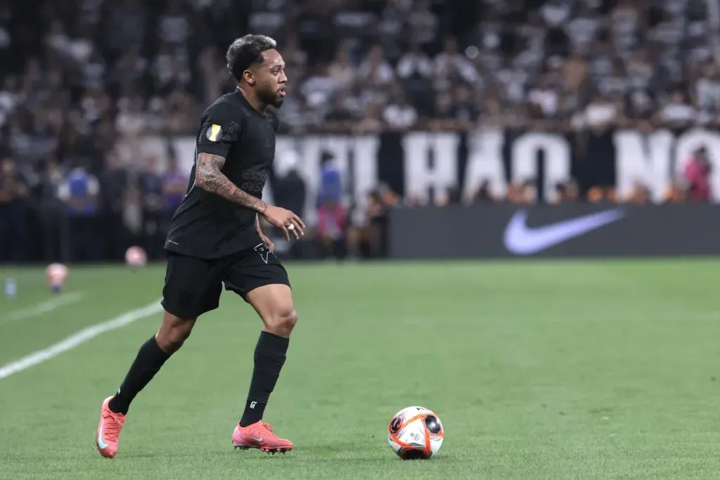 Martínez em ação pelo Corinthians. Foto: Marcello Zambrana/AGIF