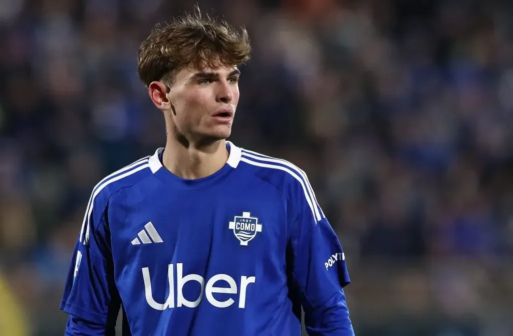 Real Madrid se aproxima de Nico Paz novamente. (Photo by Marco Luzzani/Getty Images)