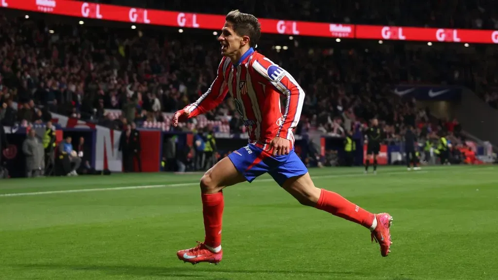 Giuliano Simeone em jogo do Atlético de Madrid. Foto: Florencia Tan Jun/Getty Images