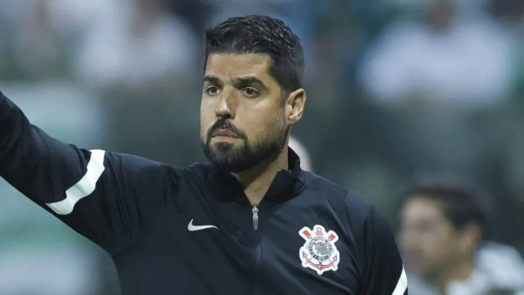 Ex-Corinthians, António Oliveira é procurado de última hora para assumir clube do Brasileirão. (Photo by Alexandre Schneider/Getty Images)