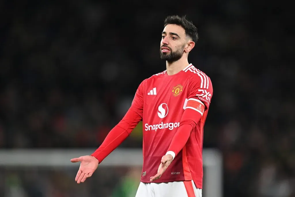 Bruno Fernandes na partida diante do Leicester (Photo by Michael Regan/Getty Images)