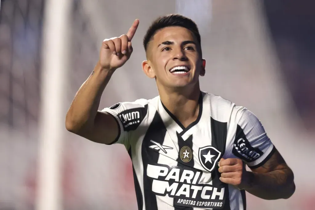 Almada nos tempos de Botafogo (Photo by Alexandre Schneider/Getty Images)