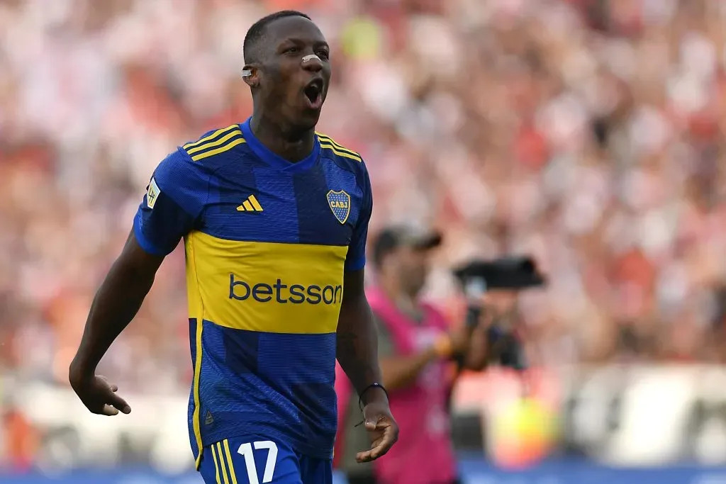Advincula pelo Boca Juniors. (Photo by Hernan Cortez/Getty Images)