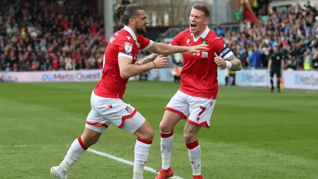 Jogadores do Wrexham comemorando gol. Foto: Carl Recine/Getty Images