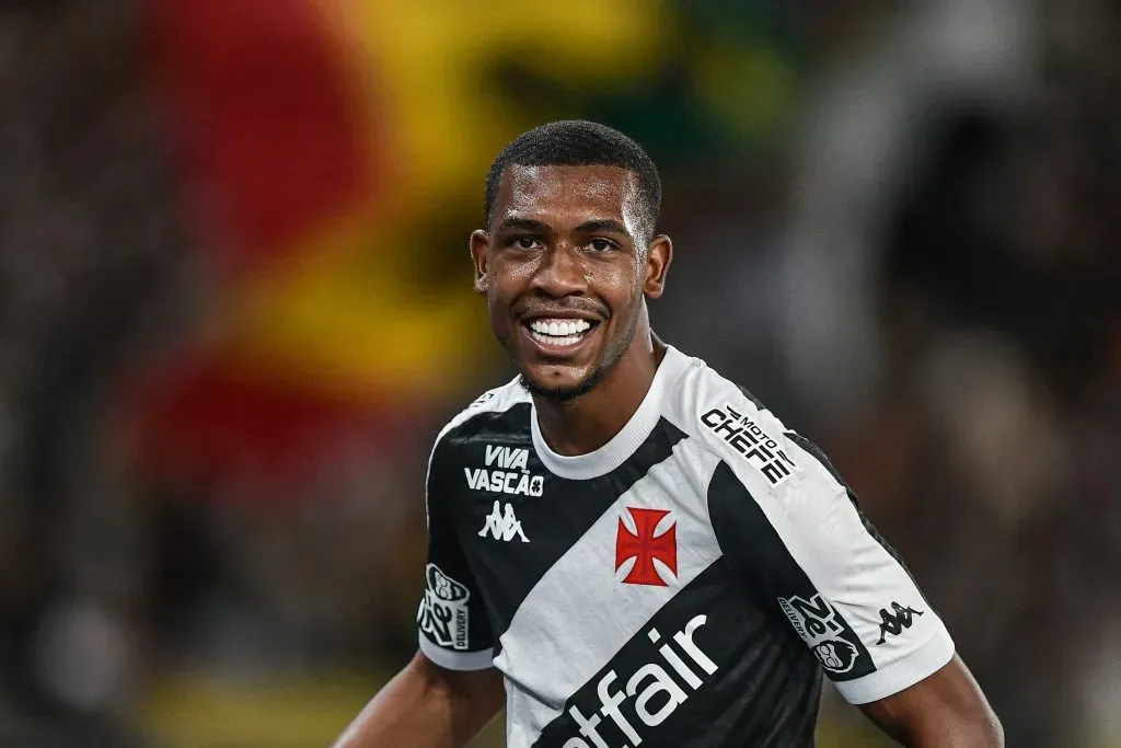 Rayan é reserva de Pablo Vegetti. Foto: Thiago Ribeiro/AGIF