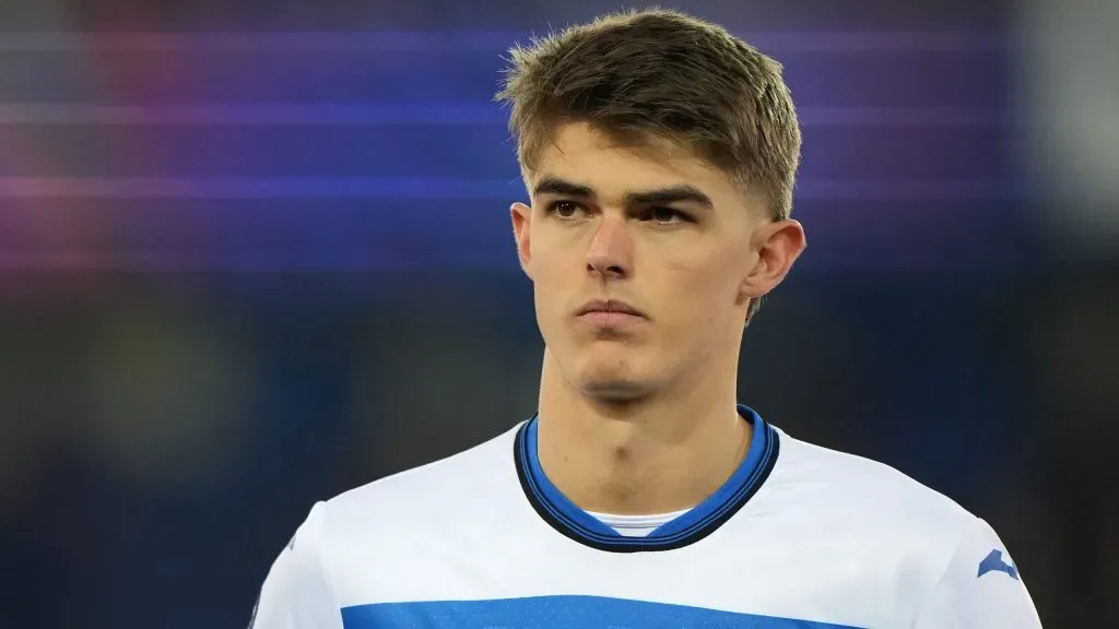 De Ketelaere em jogo da Atalanta. Foto: Alex Bierens de Haan/Getty Images