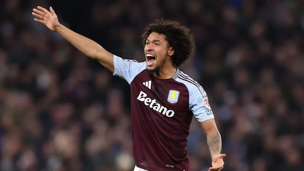 Boubacar Kamara em jogo do Aston Villa. Foto: Julian Finney/Getty Images