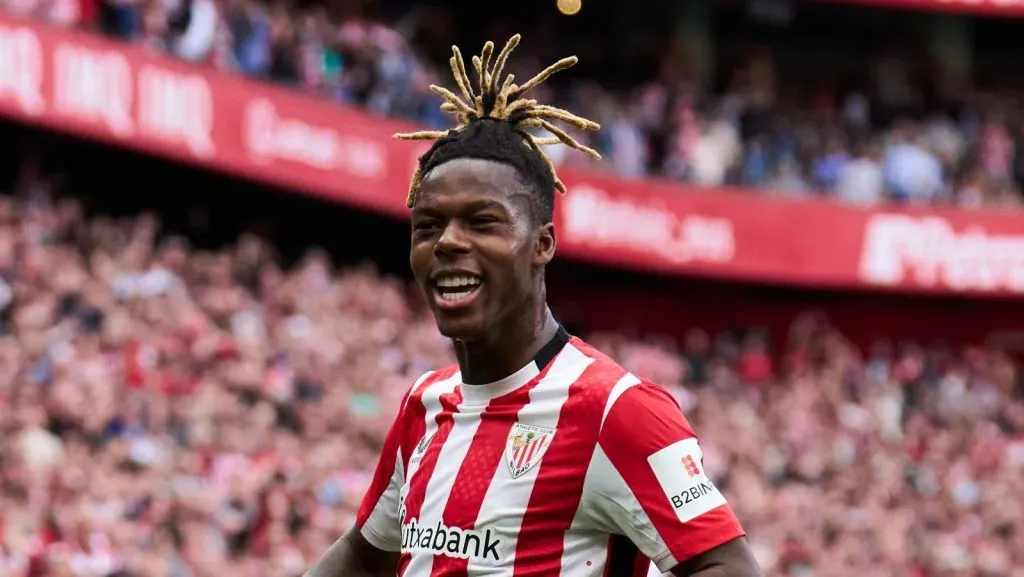 Nico Williams, do Athletic Club, comemora ao marcar o segundo gol de sua equipe durante a partida da LaLiga entre Athletic Club e Real Valladolid CF no Estádio de San Mamés, em 23 de fevereiro de 2025, em Bilbao, Espanha. (Foto de Juan Manuel Serrano Arce/Getty Images)