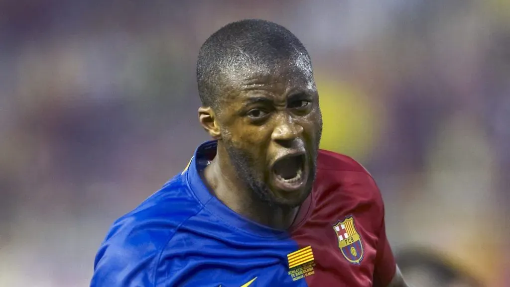Touré Yaya, do Barcelona, comemora o primeiro gol durante a final da Copa do Rei entre Barcelona e Athletic Bilbao no estádio Mestalla, em 13 de maio de 2009, em Valência, Espanha. (Foto de Manuel Queimadelos Alonso/Getty Images)