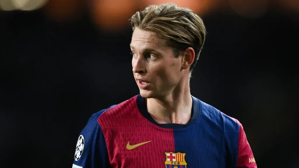 De Jong em ação pelo Barcelona. (Foto por David Ramos/Getty Images)