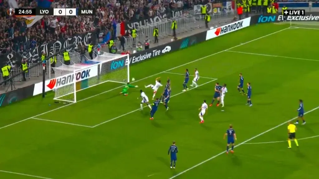 Thiago Almada conta com falha de Onana para fazer o gol do Lyon. Foto: Reprodução/YouTube
