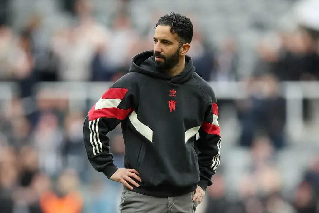 Ruben Amorim de casaco preto