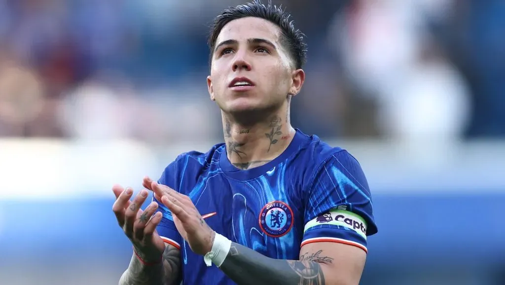 Enzo Fernández, ligado ao Real Madride Atlético de Madrid, em ação com o Chelsea (Photo by Dan Istitene/Getty Images)