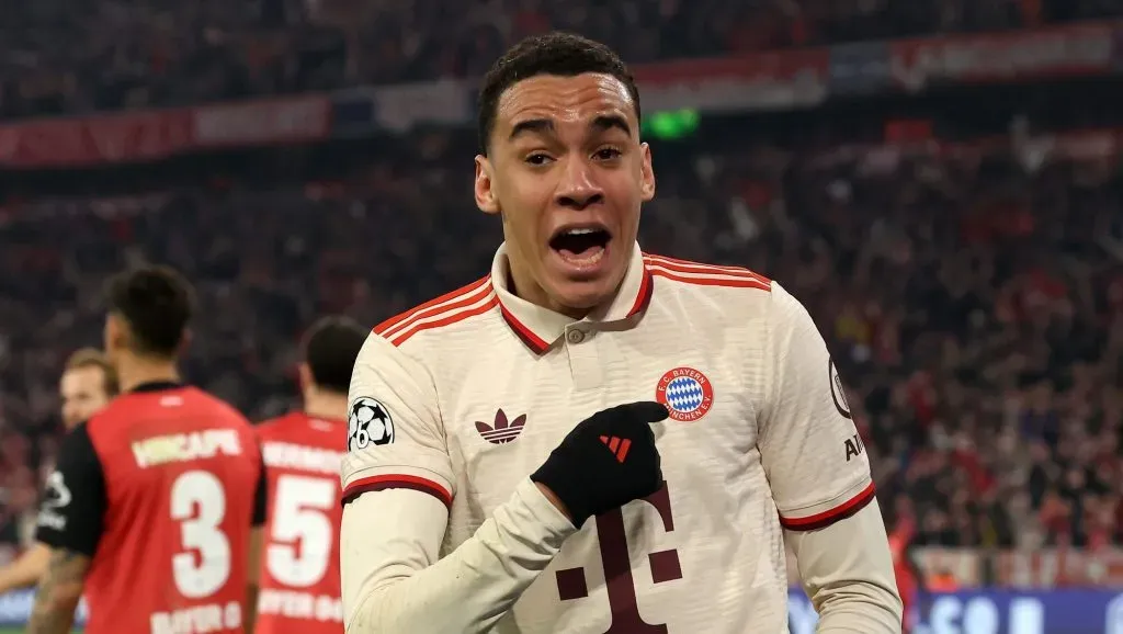 Musiala comemorando gol pelo Bayern. Foto: Alexander Hassenstein/Getty Images