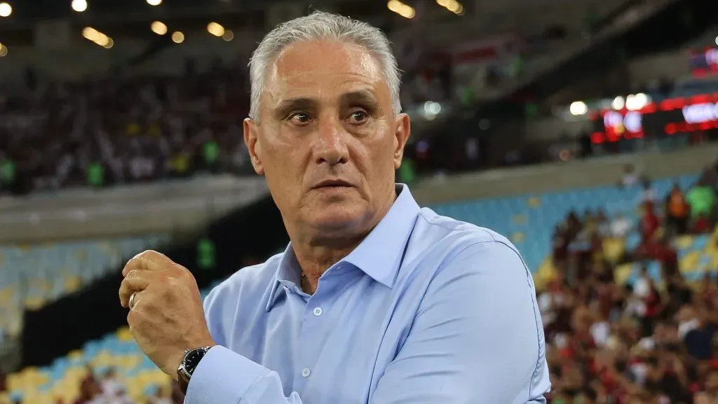 Tite olhando para o lado dutante partida (Photo by Wagner Meier/Getty Images)
