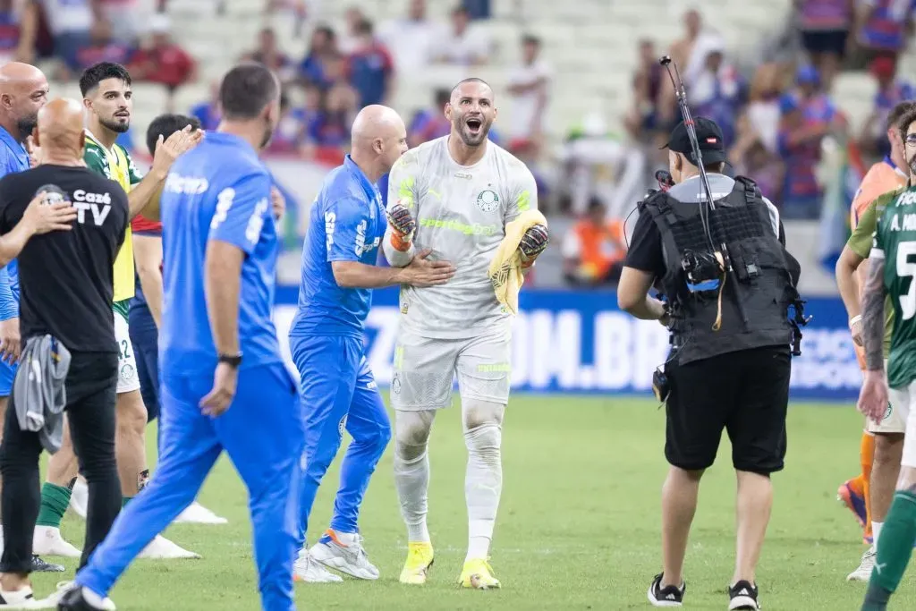 Abel Ferreira técnico do Palmeiras durante partida contra o Fortaleza no estádio Arena Castelão pelo campeonato Brasileiro A 2025. Foto Baggio RodriguesAGIF