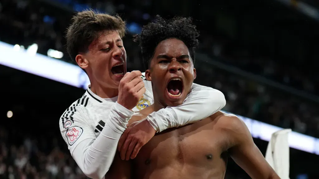 Arda Güler e Endrick comemorando gol pelo Real Madrid (Photo by Angel Martinez/Getty Images)