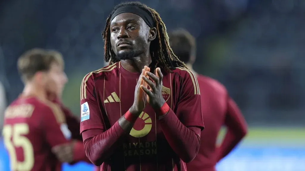 Manu Koné em jogo da Roma. Foto: Gabriele Maltinti/Getty Images