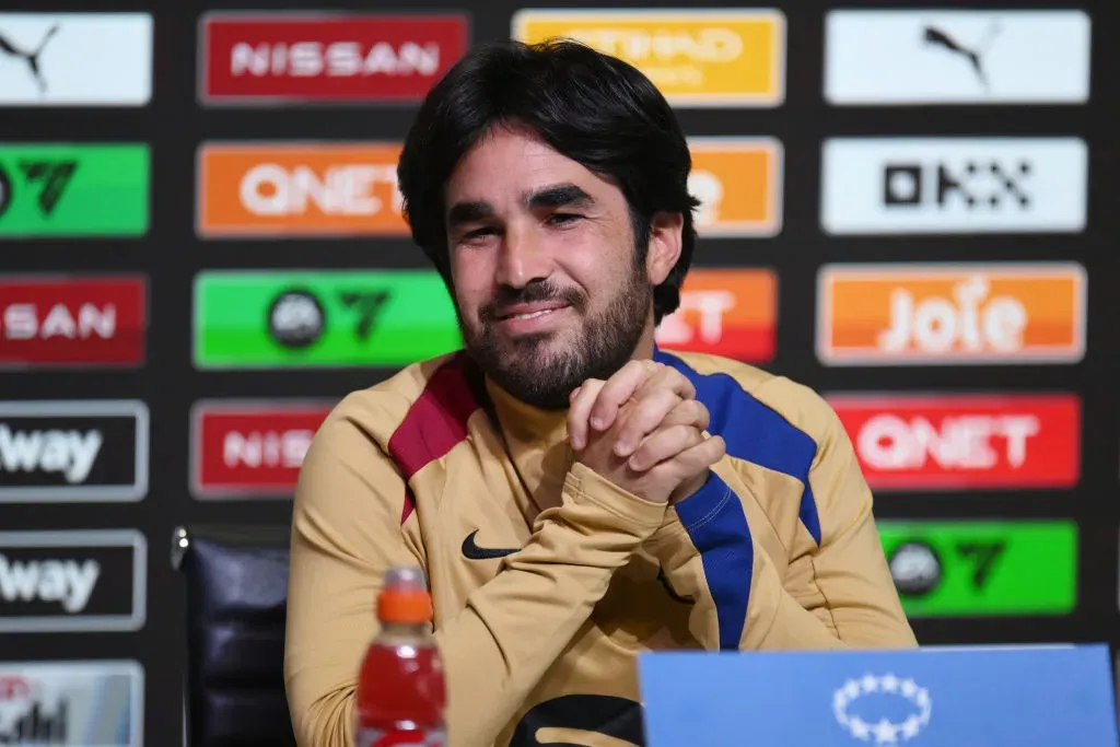 Pere Romeu em entrevista coletiva antes de partida do Barcelona (Photo by Ben Roberts Photo/Getty Images)
