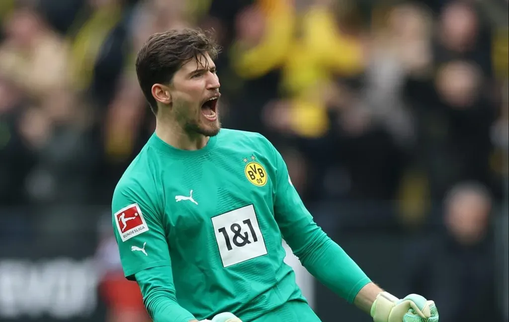 Gregor Kobel pelo Borussia Dortmund. (Photo by Lars Baron/Getty Images)
